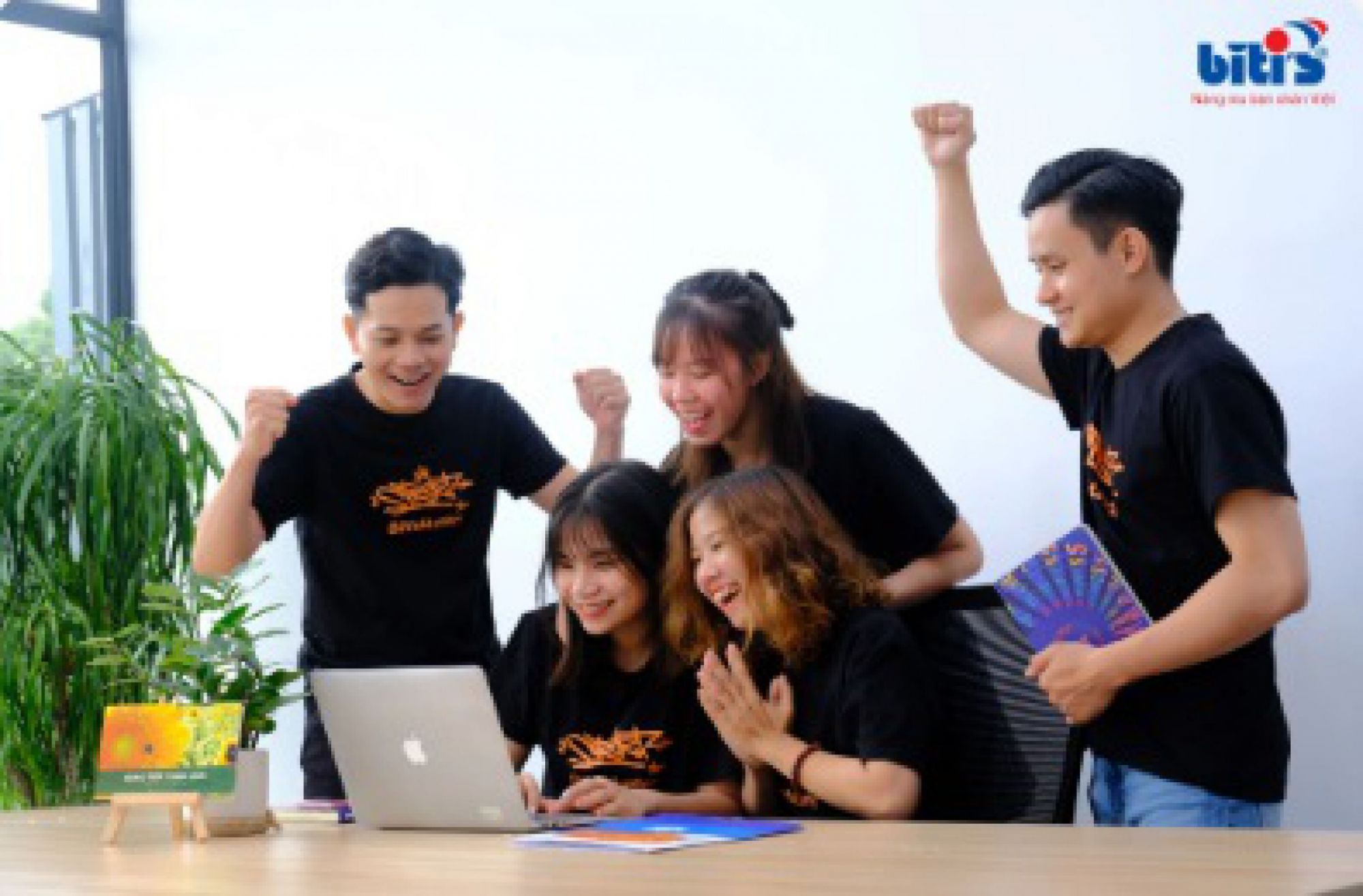 Tuyển dụng nhân viên bán hàng tuyen-dung-nhan-vien-ban-hang